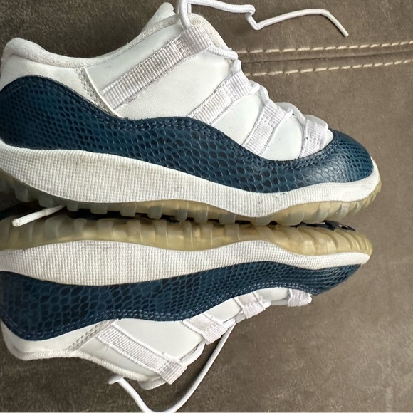 Jordan 11 Blue Snakeskin Sneakers Toddler - Picture 7 of 10